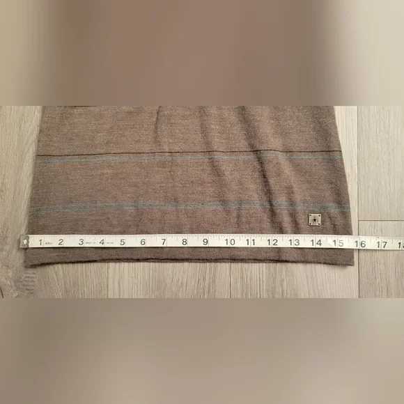 Smartwool Sulawesi Striped Merino Wool Blend Long Sleeve V-Neck Top, Women Small - Picture 9 of 13